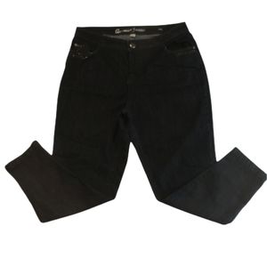 4/$20 Avenue Jeans Dark Wash Skinny Embellished